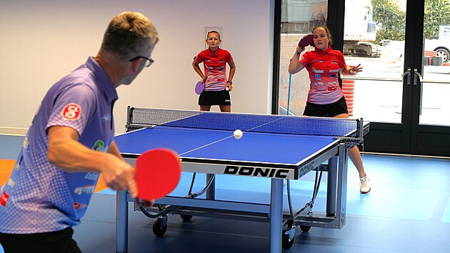 Nov&eacute; a modern&iacute; prostřed&iacute; pro tr&eacute;ninky, včetně ve&scaron;ker&eacute;ho z&aacute;zem&iacute;, najdou v nov&eacute; sokolovně i stoln&iacute; tenist&eacute;. (8. ř&iacute;jna 2026)