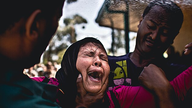 Exorcismus v Etiopii. Fotografie Davida Tě&scaron;&iacute;nsk&eacute;ho.