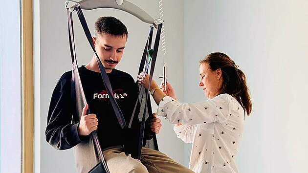 Chráněné bydlení Kolečko vzniklo z bývalé porodnice v Prachaticích. Součástí vybavení jsou například stropní zvedací systémy, upravené koupelny i rehabilitační pomůcky.