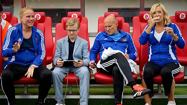 Lukáš Vaculík, Jakub Jenčík, Jiří Ployhar a Věra Hlaváčková ve filmu Vyšehrad Třy (2027)