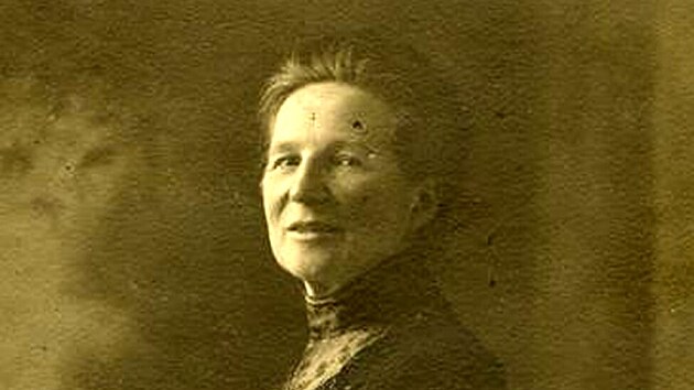 Lucie Bakešová na fotce Vladimíra Jindřicha Bufky v roce 1913.