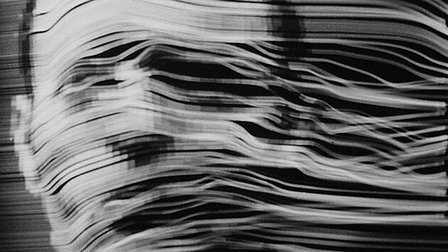 Signal Festival 2026 představí dílo Residual Signal od MUCHA Studio, které vzdává hold umělci Woodymu Vašulkovi, průkopníkovi videoartu a elektronického umění.