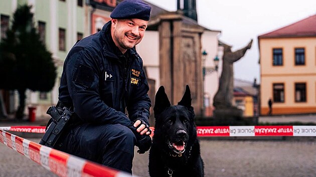 Policejn&iacute; pes Umpalumpa a jeho parť&aacute;k, policista Tom. (Ř&iacute;jen 2026)