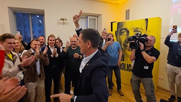 Výsledky voleb do Senátu: Grulich obhájil. Za přímým postupem míří jen opozice