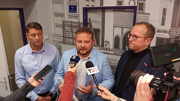 Jakub Rychteck&yacute; (Žijeme Pardubice), Jan Nadrchal (ANO) a Daniel Vondra (STAN) oznamuj&iacute;, že společně budou jednat o &scaron;ir&scaron;&iacute; koalici. (10. z&aacute;ř&iacute; 2026)