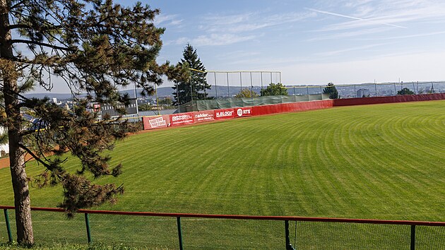 Baseballisté Techniky Brno mají na Kraví hoře dvě hřiště, mezi nimi už ale několik let chtějí vybudovat třetí. Jako veřejné bude sloužit i žákům blízkých škol. (říjen 2026)