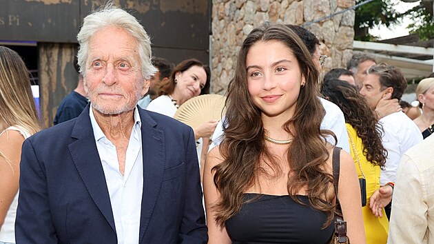 Michael Douglas s dcerou Carys (2026)
