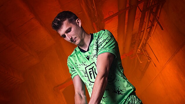 Fotbalisté Teplic nastoupí do ligového zápasu s Artisem Brno v halloweenských dresech. Brankář Kryštof Lichtenberg.