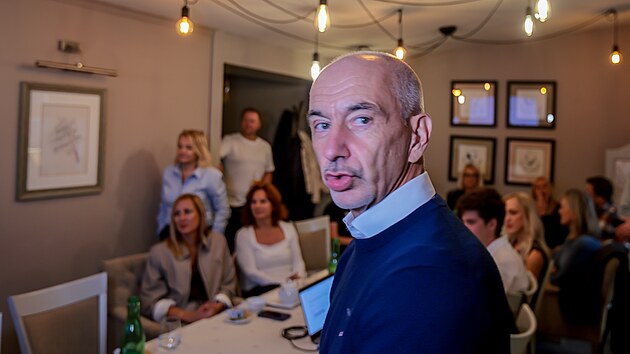 Volební štáb strany Naše Česko v Českých Budějovicích. Na snímku Martin Kuba. (10.10.2026)