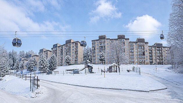 Vizualizace nov&eacute; lanovky na Medvěd&iacute;n přes s&iacute;dli&scaron;tě v Bedřichově ve &Scaron;pindlerově Ml&yacute;ně.