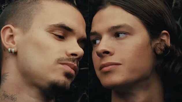 Romeo Beckham ztvárňuje ve filmu Forty Love tenisového rivala, který se zaplete do milostného vztahu s hlavním hrdinou Sachou Gallem, jehož hraje francouzský herec Paul Kircher. (2026)