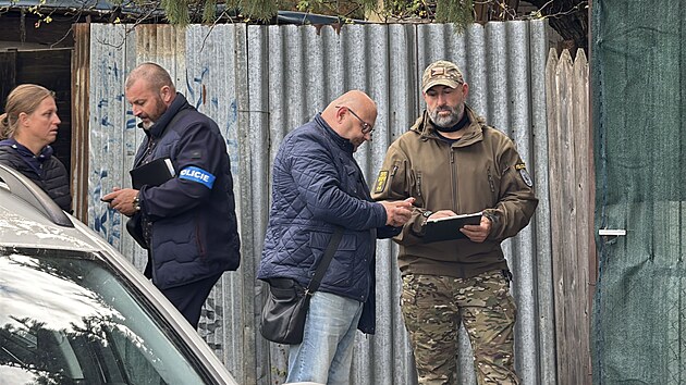 V úterý odpoledne vyjeli policisté do ulice Pod Vršovskou horou v Praze 8. V příbytku bezdomovce tam našli lidskou kostru. (13. října 2026)