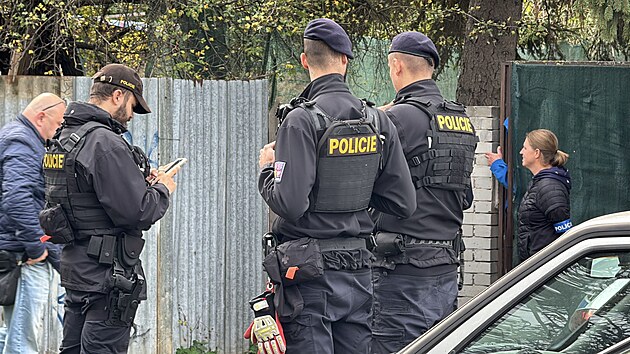 V úterý odpoledne vyjeli policisté do ulice Pod Vršovskou horou v Praze 8. V příbytku bezdomovce tam našli lidskou kostru. (13. října 2026)