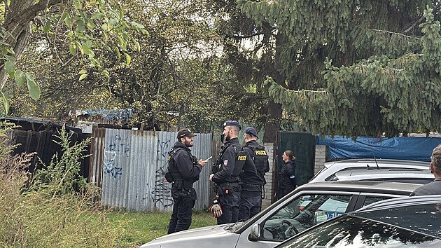 V úterý odpoledne vyjeli policisté do ulice Pod Vršovskou horou v Praze 8. V příbytku bezdomovce tam našli lidskou kostru. (13. října 2026)