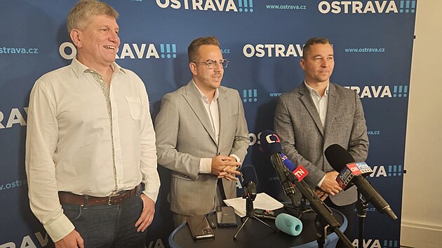 Lukáš Semerák, Richar Vereš a Aleš Boháč na mimořádné tiskové konferenci (18. října 2026)
