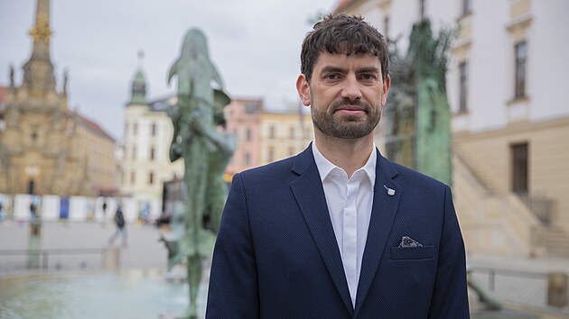 Olomouckým primátorem pro roky 2026 až 2030 se má stát Marek Zelenka z hnutí STAN. Na složení vedení města se dohodli představitelé stran, kteří 19. října 2026 podepsali koaliční smlouvu. Následovalo focení u Arionovy kašny na Horním náměstí.
