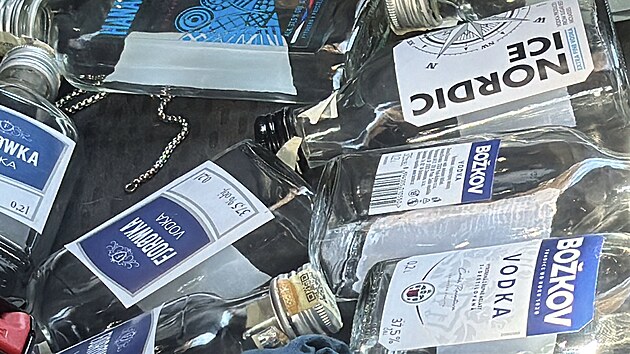 Po srážce dvou vozidel jeden z řidičů z místa nehody ujel. Policie ho zadržela na Štvanici, kde dechová zkouška prokázala přes 2,5 promile. (22. října 2026)