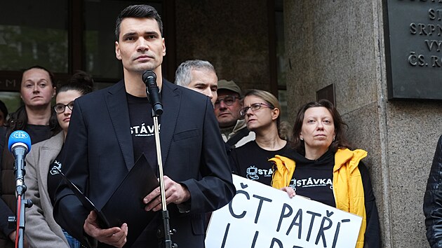 Pracovníci ČT a ČRo vyhlásili na úterý 3. listopadu celodenní stávku, oznámila iniciativa Veřejnoprávně na tiskové konferenci před budovou ČRo v reakci na plán převést poplatky pos státní rozpočet. (23. října 2026)