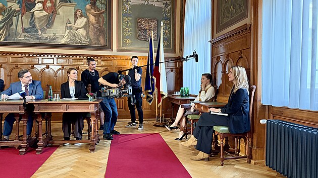 V Pardubicích se natáčela celovečerní vztahová komedie Blešák. (29. října 2026)