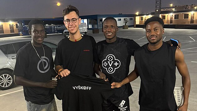 Mas&eacute;r brněnsk&eacute;ho Artisu Bedřich Dr&aacute;ždil se na st&aacute;ži v Legan&eacute;s potkal i s b&yacute;val&yacute;mi hr&aacute;či MFK Vy&scaron;kov Ablayem Sym, Sekouem Djambou a Cheickem Traore.