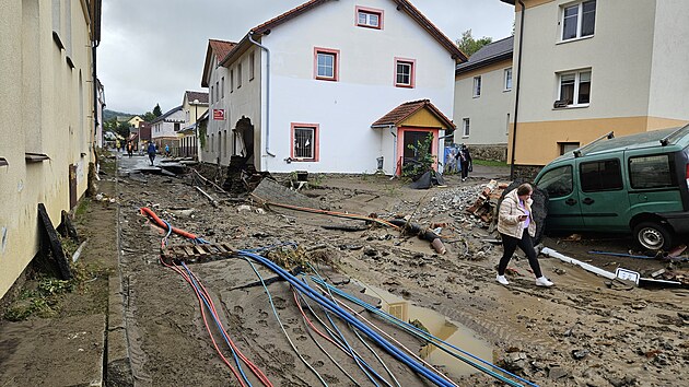 Povodeň v září 2024 Jesenicko zdevastovala, silně zasažený byl mimo jiné Jeseník. Na snímku Žižkova ulice po prvotním opadnutí vody.
