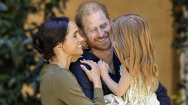 V&eacute;vodkyně ze Sussexu Meghan, princ Harry a jejich dcera Lilibet na sn&iacute;mku k 5. narozenin&aacute;m princezny (4. června 2026)