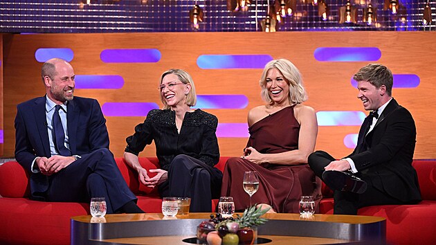 Princ z Walesu, Cate Blanchett, Hannah Waddingham a Robert Irwin během natáčení pořadu Graham Norton Show v BBC Studioworks, Londýn, který bude vysílán na BBC One v pátek večer. Zdroj: Matt Crossick/Press Association, PA Images / Alamy / Profimedia