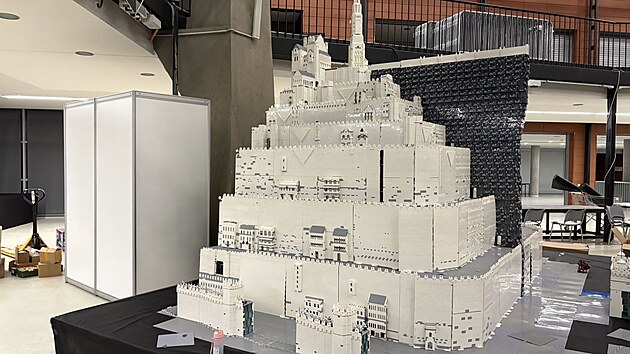 Olomoucké výstaviště láká o víkendu na výstavu Svět kostek. K vidění bude i více než třímetrový model pevnosti z Pána prstenů. (30. října 2026)