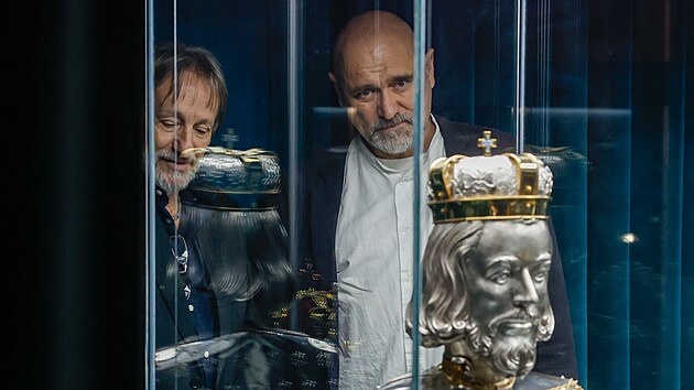 N&aacute;v&scaron;těvn&iacute;ci turnovsk&eacute;ho muzea Česk&eacute;ho r&aacute;je si mohou prohl&eacute;dnout nov&yacute; relikvi&aacute;ř svat&eacute;ho V&aacute;clava, k viděn&iacute; bude do 29. listopadu. (29. ř&iacute;jna 2026)