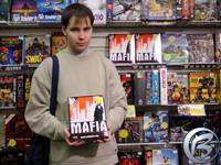 Vreco si prohl pedobjednvkovou krabici na Mafii v EB Games