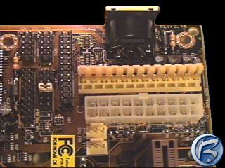 Detail konektor na zkladn desce PC100