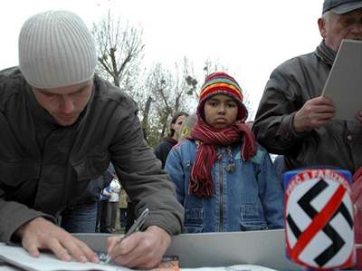 Petici za zintenzivnní boje proti extremismu na Slovensku.