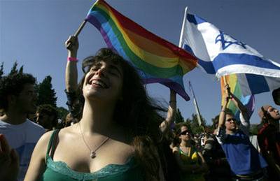 Pochod gay a lesbiek centrem Jeruzaléma.