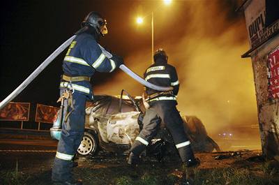 idi stavl stopace, zezadu do nj narazilo druhé auto, které idil opilý mu. (ilustraní foto)