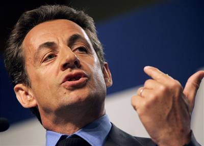 Souasný éf Evropské unie Nicolas Sarkozy by podle spekulací tisku chtl vyuít tzv. Eurogroup k udrení neformální moci i bhem eského pedsednictví.
