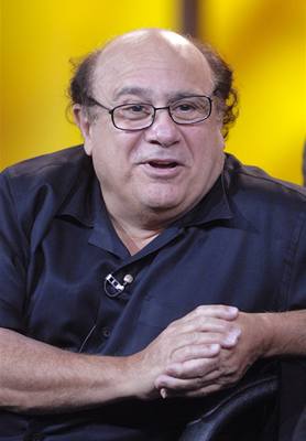 Malý velký herec. Danny DeVito pijede na karlovarský festival pevzít Kiálový glóbus za pínos filmu a uvést snímek Hezké sny.