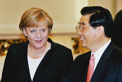 Nmecká kancléka Angela Merkelová s ínským prezidentem Hu Jintaem.