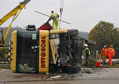 Nehoda kamionu - ilustraní foto