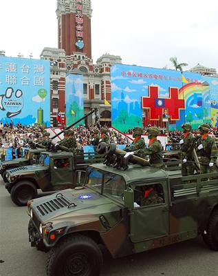 Velkolepá vojenská pehlídka na Tchaj wanu.