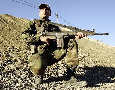 Turecký voják v kurdských povinciích v jiním Turecku.