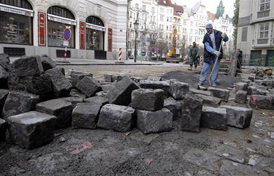 Nejvíce pracovních míst nabízejí úady práce pomocným a nekvalifikovaným dlníkm v rzných oborech.