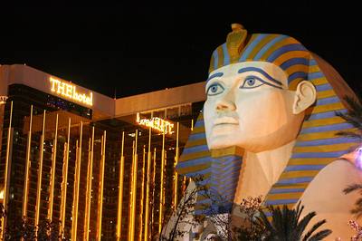 Hotel Luxor v Las Vegas by musel zcela jist platit.