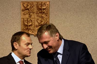 Polský premiér Donald Tusk s Mirkem Topolánkem