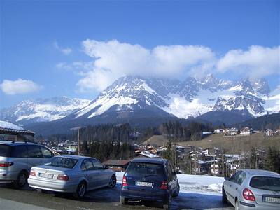 Do rakouských Alp jezdí ei pedevím v zim. Tento region vak nabízí mnoho lákadel i mimo lyaskou sezónu.