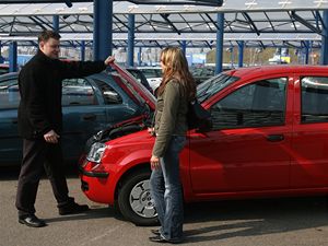 Autobazar - ilustrační foto.