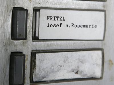 Fritzlova manelka Rosemarie údajn o niem nevdla.