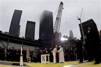 Pape ukonil svou návtnu USA na míst teroristického útoku z 11.záí 2001.