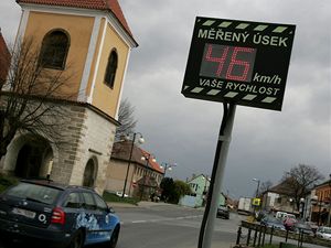 Zny 40 km/h m m dl vce obc. Mnohdy i ty, kter je vbec nepotebuj.