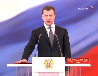 Dimitrij Medvedev skládá prezidentskou písahu.