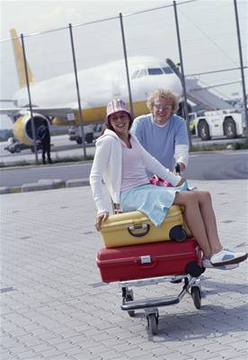 Pokud se chystáte cestovat ekonomickou tídou  SA, vae kufry budou muset váit do 26 kg.